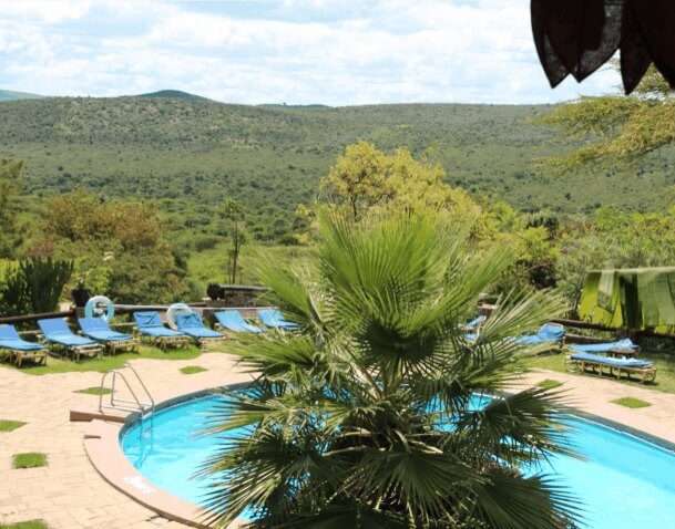 mara sopa swimming pool
